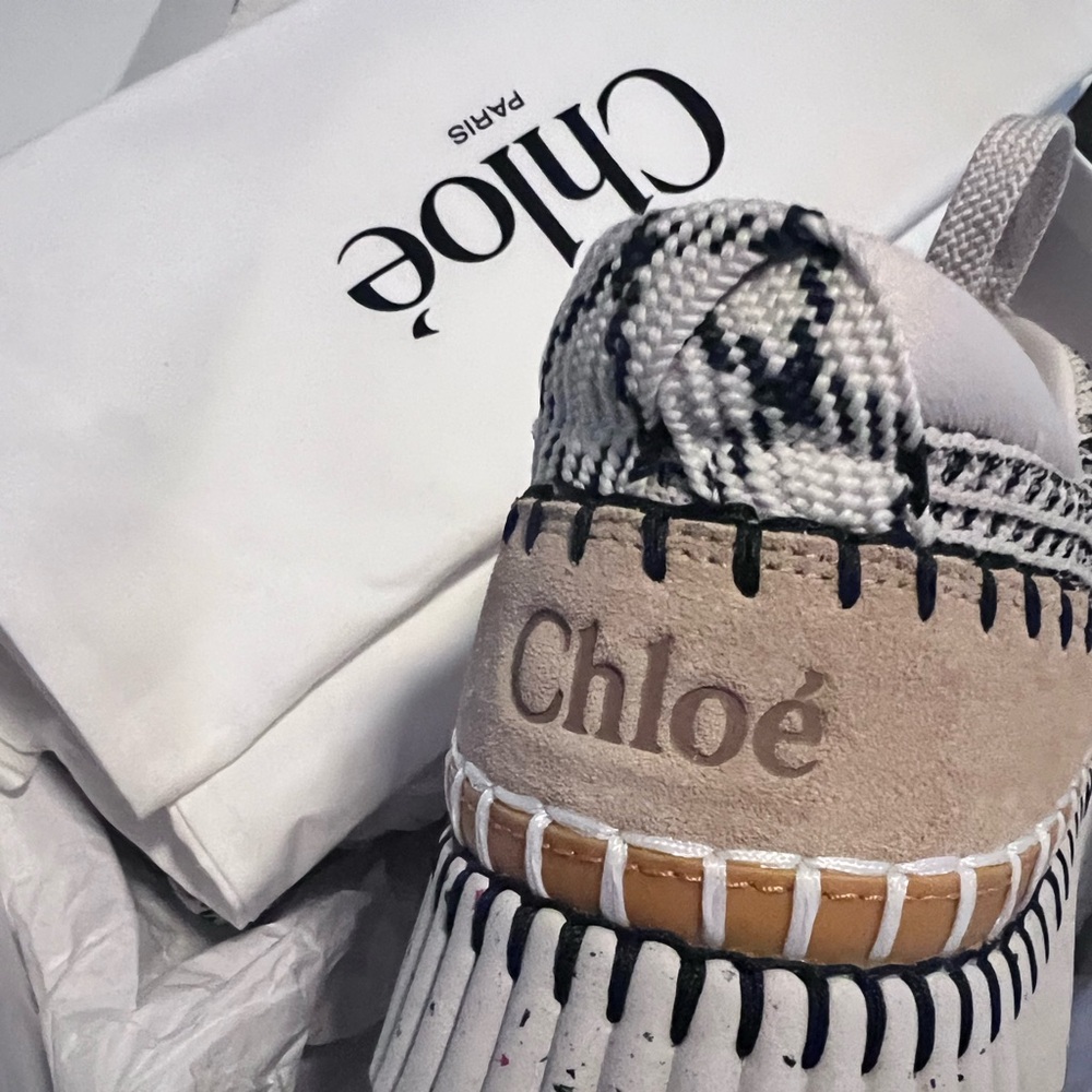 CHLOE’ Women's Nama Woven Platform Low Top Sneakers
Biscotti Beige